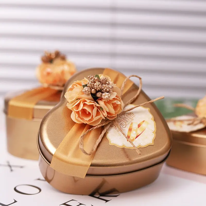 Benutzer definierte kleine Minze goldene Herzform Valentine Überraschung Hochzeit Metall Zinn Praline Candy Sweet Box mit Blumen band