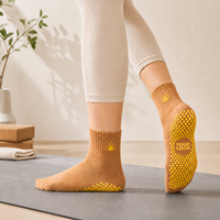 Chaussettes de yoga et de Pilates pour femmes avec logo personnalisé, antidérapantes, confortables, respirantes, chaussettes de sport avec grip