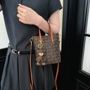 Bolso de Mano Pequeño para Mujer, Bolso para Teléfono, Estilo 2026, Bolso Tote Chic Estampado, Versátil, de Alta Gama, Bandolera - Product Image 1