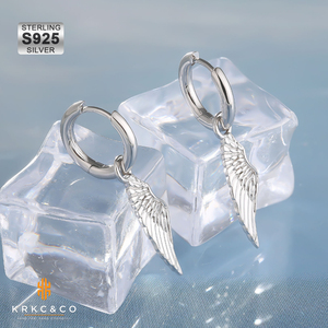KRKC hip hop <span class=keywords><strong>orecchini</strong></span> del cerchio dei monili delle donne degli uomini di S925 in argento sterling <span class=keywords><strong>orecchini</strong></span> a cerchio con ala di angelo del pendente - Product Image 2