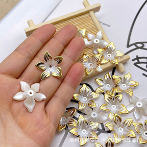 Perles en résine plastique plaquées or en forme de fleur de Bauhinia pour accessoires de coiffure DIY - Product Image 5