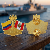 Pins de Solapa Personalizados de Metal Esmaltado, Aleación de Zinc, Chapados en Oro, con Bandera Cruzada de Colombia y Perú, para Sombreros o Ropa