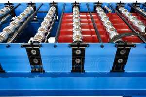 מכונת לחיצה אוטומטית לחלוטין ליצירת רעפי פלדה מגולוונת מצופה PPGI / PPGL, מכונת עיצוב רעפים מצופים - Product Image 5