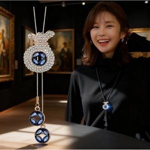 Fashion Pendant Necklace Crown Shape Zinc Alloy Pave Setting Party Jewelry for Women - Product Image 1
