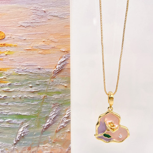 Collar con Colgante <span class=keywords><strong>de</strong></span> Flor Esmaltada <span class=keywords><strong>en</strong></span> Cobre Chapado <span class=keywords><strong>en</strong></span> Oro <span class=keywords><strong>de</strong></span> 14K, Estilo Bohemio Retro Floral, Joyería Artística con <span class=keywords><strong>Corazón</strong></span> - Product Image 1