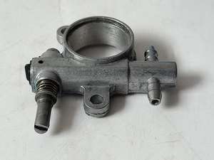 مضخة زيت منشار البنزين UM أصلية لـ 3800، معدنية عالية الجودة بلونها الأصلي، قطع غيار لأدوات الطاقة في الحدائق - Product Image 3