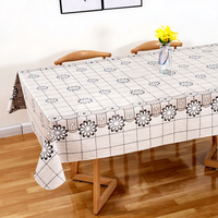 Nappe carrée décorative en PVC imprimée de roses, sans droits de douane, résistante à l'huile et à l'eau, jetable, moderne et polyvalente pour les fêtes