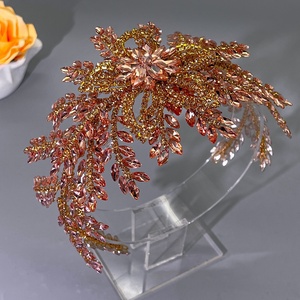 Corona <span class=keywords><strong>per</strong></span> <span class=keywords><strong>capelli</strong></span> da sposa fatta a mano con strass rossi a forma <span class=keywords><strong>di</strong></span> artiglio, catena e <span class=keywords><strong>fiori</strong></span>, accessorio <span class=keywords><strong>per</strong></span> matrimonio DZ135 - Product Image 4