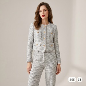 Completo da <span class=keywords><strong>Donna</strong></span> in Tweed Stile Parigino Personalizzato OEM ODM, Blazer Senza Colletto e Pantaloni Dritti, <span class=keywords><strong>Abbigliamento</strong></span> da Lavoro di Lusso - Product Image 1