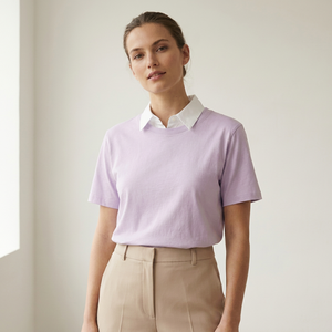 Polo de Manga Corta Color Lavanda con Cuello Blanco para Adultos Unisex - Product Image 1