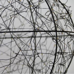 Luces Decorativas de Alambre de Cobre Blanco Cálido con Bolas Metálicas de 30cm de Diámetro para Navidad, Jardín/Patio/Hogar - Product Image 3