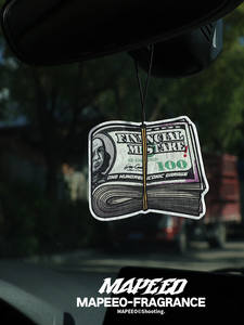 Diffuseur de parfum pour voiture en forme de dollar américain, ornement suspendu pour rétroviseur, feuille d'aromathérapie haut de gamme, parfum léger, cadeau - Product Image 3