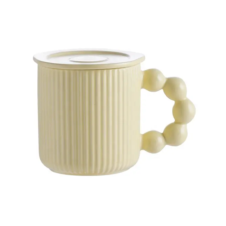 Taza de té de cerámica de porcelana de 14oz con forma de raya de color macaron con Infusor de té inoxidable y tapa de cerámica