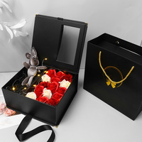 Boîte-cadeau de fleur de savon de Rose de collier de rouge à lèvres pour les cadeaux parfaits d'anniversaire de saint-valentin
