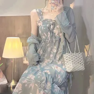 Individuelle französische Stil-Damenkleider ärmelloses florales A-Line Chiffon Midi-Kleid mit schlichter Rüsche Lichtjacke