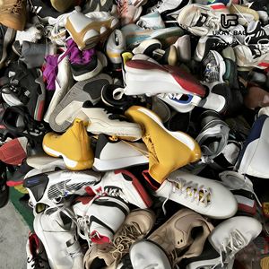 Chaussures de basket d'occasion S4 en gros, chaussures de sport de marque de seconde main, baskets pour hommes - Product Image 4