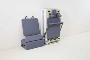 Reformer de Pilates Plegable de Madera de Arce con Resortes Importados y Cama Profesional de Cuero EVA para Equipos de Fitness en Casa y Estudio - Product Image 3