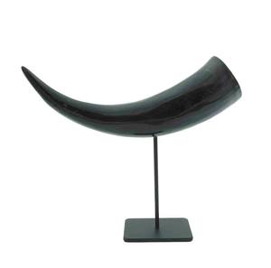 Taza de cuerno de búfalo natural de alta calidad hecha a mano con tallas decorativas para regalos de boda a precio mayorista - Product Image 6