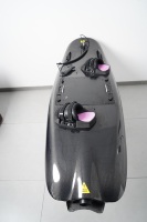 Planche de surf électrique Shark personnalisée 48V 10KW avec pont en fibre de carbone, vitesse 45-60 km/h, autonomie 60-90 min pour utilisation en mer
