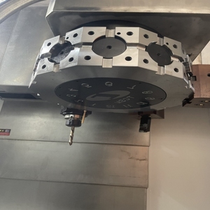Tour CNC vertical robuste UYANG VT9010, colonne unique, haute précision, 3 axes, commande Siemens, pour usinage <span class=keywords><strong>de</strong></span> métaux en usine - Product Image 3