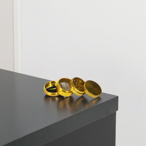 Hợp kim nhôm cao gia vị máy xay hút thuốc thiết bị nhiều màu tùy chọn bốn lớp Máy xay phẳng Máy xay kim loại Máy Nghiền Thuốc Lá - Product Image 2