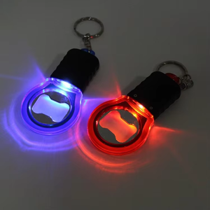 Bóng đèn hình dạng <span class=keywords><strong>LED</strong></span> <span class=keywords><strong>Keychain</strong></span> ánh sáng với màn hình lụa in logo nhựa mở chai <span class=keywords><strong>Keychain</strong></span> - Product Image 5
