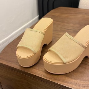 Zapatos de diseñador, sandalias de playa y para exteriores, estilo clásico de marca, a la moda, cómodos y antideslizantes, con suela gruesa. - Product Image 6