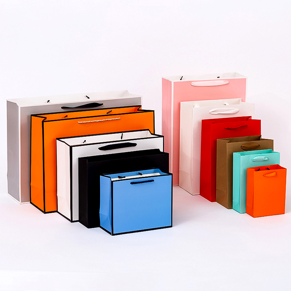 Spot Wholesale Custom Kraft Paper Portable Paper Bag Clothing Packaging Shopping Bag Black White Red Orange Paper Bag