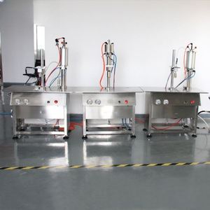 Machine automatique de remplissage et de scellage d'aérosols pour gaz liquide (butane, propane) et parfums en spray - Product Image 5