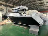 Yacht sportif en aluminium à cabine ouverte de 7,5 m avec hardtop extensible, moteur hors-bord 35-40 nœuds pour la navigation de plaisance et la pêche en mer