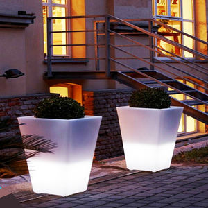 Pot de fleurs LED à changement de couleur avec télécommande étanche, en PVC, moderne, anti-soleil, décoration de <span class=keywords><strong>jardin</strong></span> d'extérieur pour jardinières - Product Image 2