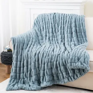 Best Seller Softest Customized Ruched Bubbly Rabbit Faux Fur Fabric for Minky Throw Blankets Pillows Fabric Fur Fabric Supplier