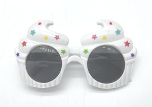 Lunettes de Noël à rayures rouges et blanches scintillantes, accessoire de photomaton réutilisable pour événements, centres commerciaux et Instagram - Product Image 2