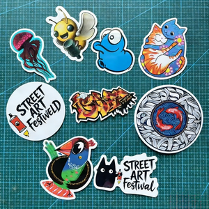 Etiquetas Adhesivas de Vinilo PVC Personalizadas, Impresión Resistente a los Rayos UV, Resistentes al Agua para Exteriores, Logotipo de Dibujos Animados Personalizado, Etiquetas Adhesivas de Vinilo PVC, Maqueta Gratuita - Product Image 4