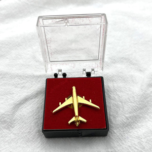 Le fabricant se spécialise dans la production de broches d'avion en métal Formes personnalisées et divers badges de chapeau en métal d'avion - Product Image 1