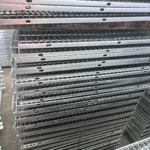 แผ่นเหล็กคาร์บอนแบบมีรู สำหรับงานกลางแจ้ง ป้องกันการกัดกร่อน ดีไซน์อุตสาหกรรม รับประกัน 5 ปี - Product Image 6