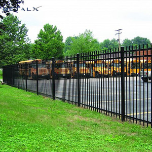 Bán Buôn Chất Lượng Cao Thiết Kế Hiện Đại Ngoài Trời Mạ Kẽm Rèn Sắt Vườn Hàng Rào Ép Thép Hàng Đầu Ống Vuông Hàng Rào Tấm - Product Image 5