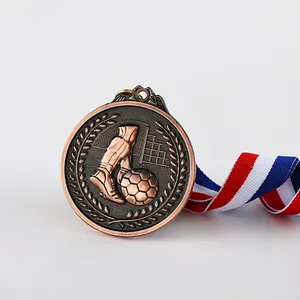 เหรียญฟุตบอลโลหะทองที่กำหนดเองด้วยริบบิ้นเหรียญกีฬาที่กำหนดเองโลหะ3d เหรียญฟุตบอล