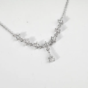 Collar de Diamantes en Forma de Lágrima de Alta Calidad, Oro de 18K, Certificado IGI, Diamantes de Corte Pera y Redondo, de Laboratorio o Naturales, Joyería Fina y Elegante - Product Image 1