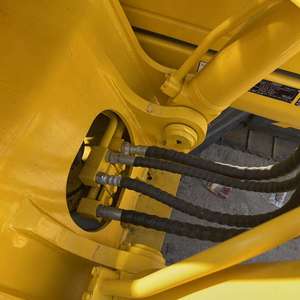 Excavadora de cadenas Komatsu PC110 usada, modelo 2022, 11 toneladas, motor y engranajes en configuración original, mantenimiento completo. - Product Image 6