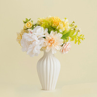 Vase en céramique blanche polyvalent pour fleurs – Vases modernes pour la décoration de la chambre, de la salle de bain, de la table basse, de la table à manger, de la bibliothèque et des étagères