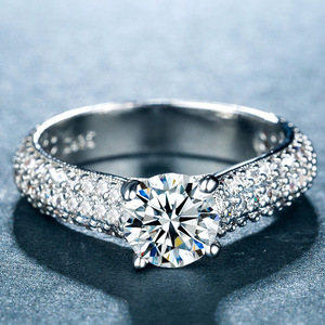 Anello da Donna con Micro Zirconi Incastonati, Elegante Gioiello per Uso Quotidiano e Feste - Product Image 2