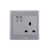 Enchufe Trifásico Serie A6K con Puerto USB, Material de PC, AC250V 13A