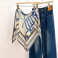 Écharpe triangulaire multifonctionnelle style rétro en coton doux, motif chaîne imprimé, élégante, pour le cou ou comme foulard.