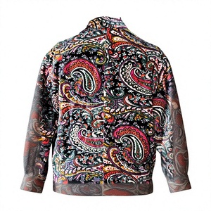 Gabardina de terciopelo con estampado paisley, cuello con muescas, cierre de un solo botón con botones metálicos y forro de poliéster. - Product Image 3