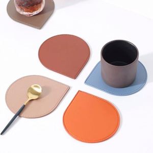Sous-verre en similicuir PU en forme de goutte d'eau, dessous de tasse, vaisselle, décoration nordique pour la maison, sous-verre pour tasse à café 11cm/4.3in - Product Image 1