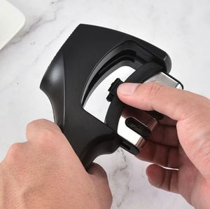 Meilleures ventes : Mini affûteur de couteaux manuel en acier inoxydable à 3 étapes, accessoires de cuisine - Product Image 2