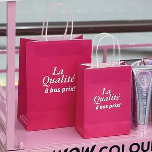 ถุงกระดาษคราฟท์แบบกำหนดเองได้พร้อมหูหิ้ว ใช้สำหรับบรรจุภัณฑ์เครื่องสำอางของแบรนด์ต่างๆ จัดซื้อครบวงจร - Product Image 4