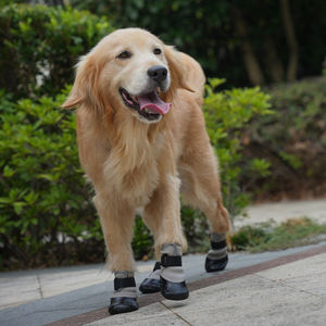 Bottes de <span class=keywords><strong>neige</strong></span> d'hiver à logo personnalisé pour chiens à <span class=keywords><strong>la</strong></span> mode en caoutchouc imperméable à rayures réfléchissantes semelle antidérapante en coton latex solide pour - Product Image 4