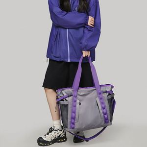 Bolsos de Mano Resistentes al Agua para Hombre y Mujer, Bolsos Cruzados con Correa Ajustable para el Hombro, para Viajes, Deportes y Fitness al Aire Libre, Moda de Verano y Otoño - Product Image 4